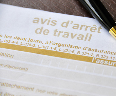 Arrêts de travail : l'indemnisation des ALD non exonérantes ramenée à un an.